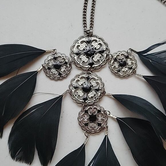 Silver Tone‎ & Black Feather Goth Emo Western Punk Boho Statement Necklace - Picture 2 of 3